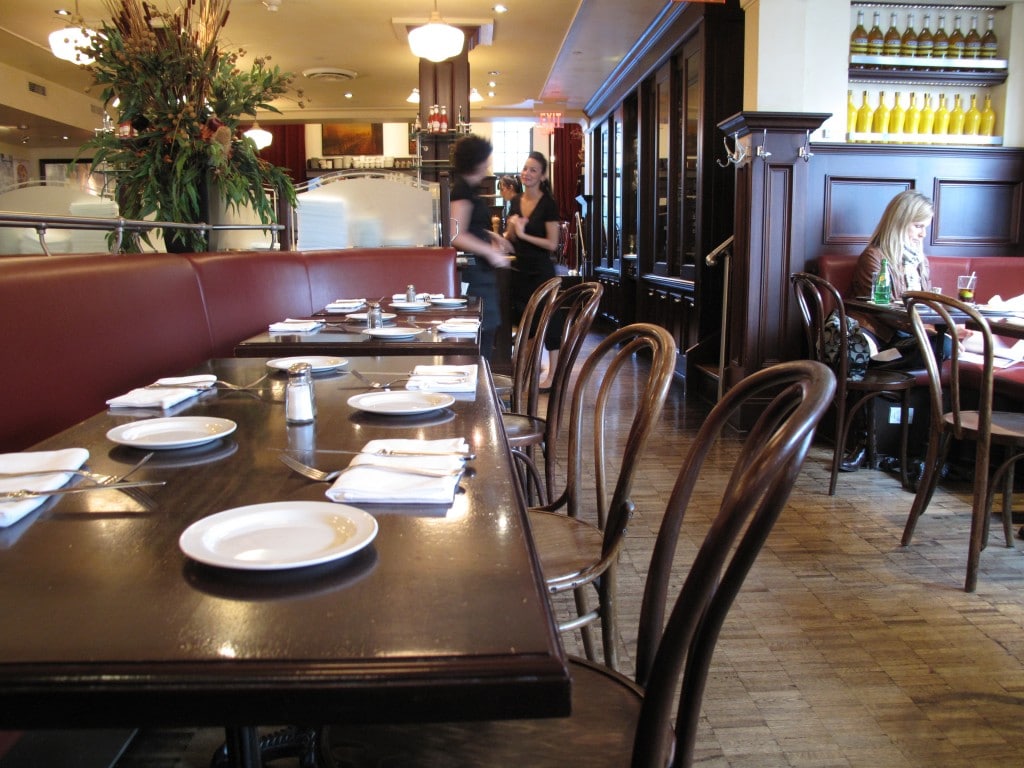 King West Restaurants: Le Select is a popular French cafe and bistro.