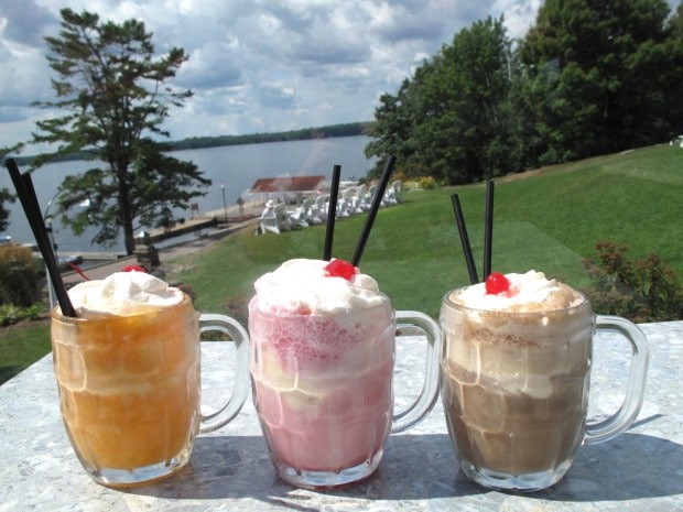 Restaurants in Muskoka: The patio at Winderemere Pub offers beautiful views over Lake Rosseau.