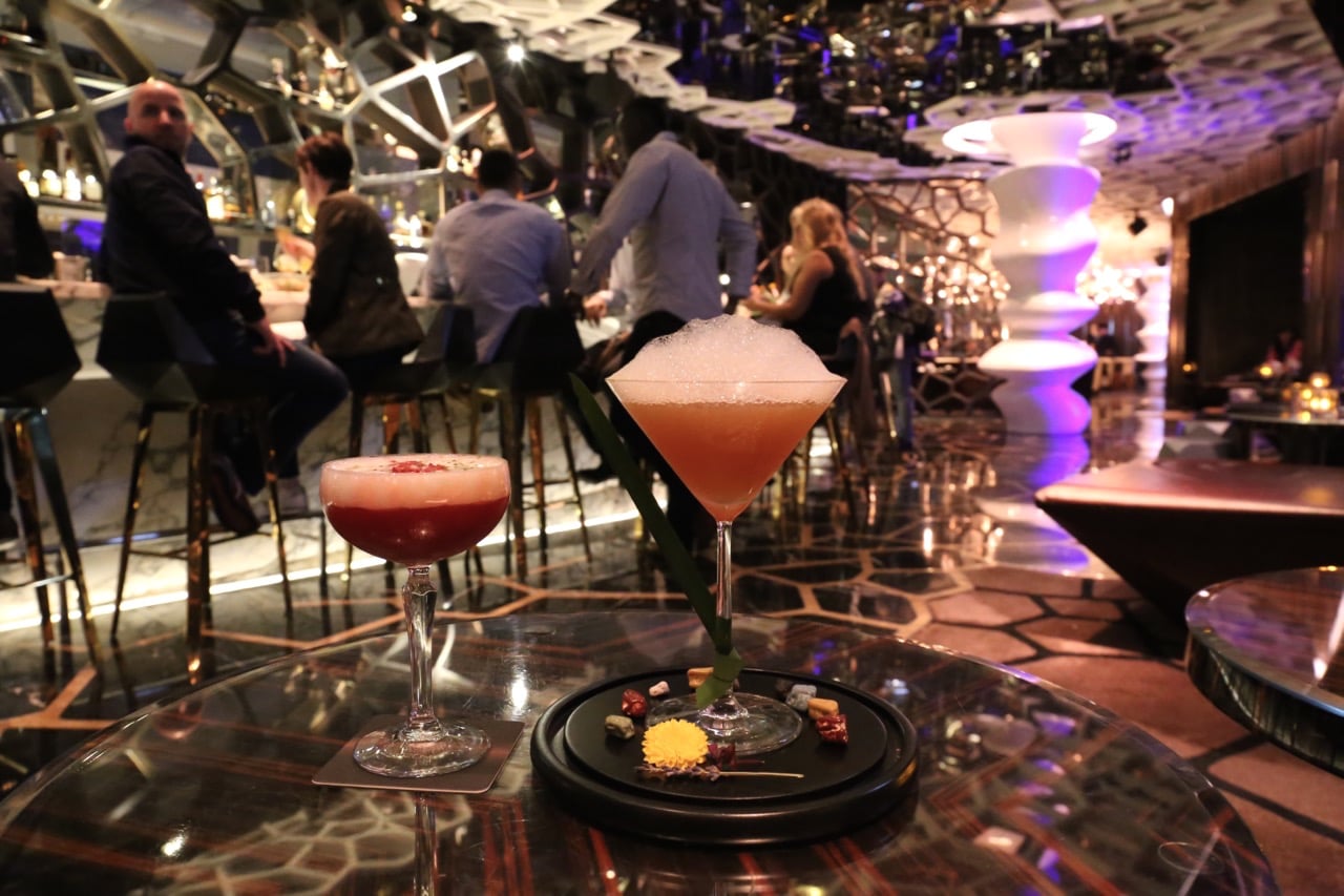 Best Luxury Hotel Cocktail Bars in Hong Kong - dobbernationLOVES