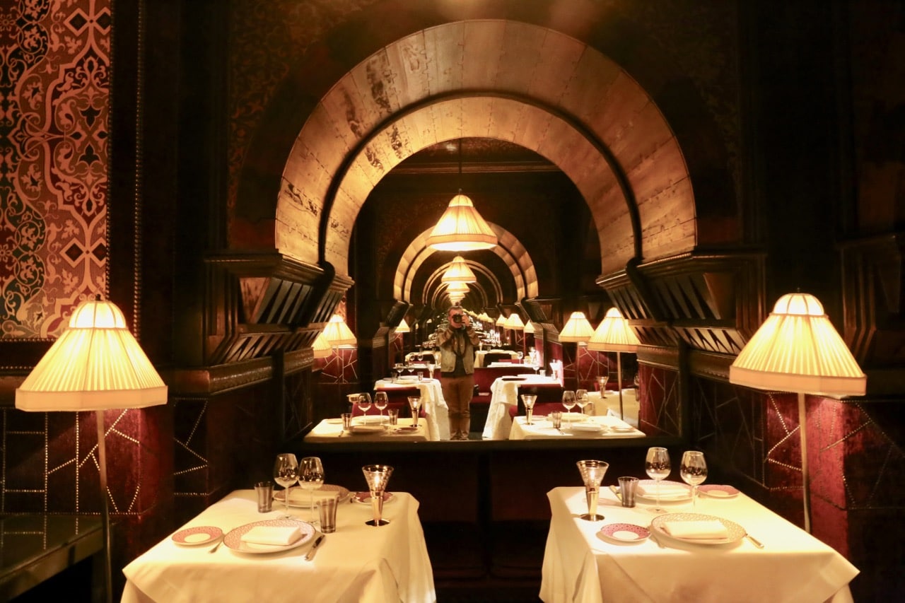 Warm and romantic, L’Italien offers a contemporary take on Italian cuisine.