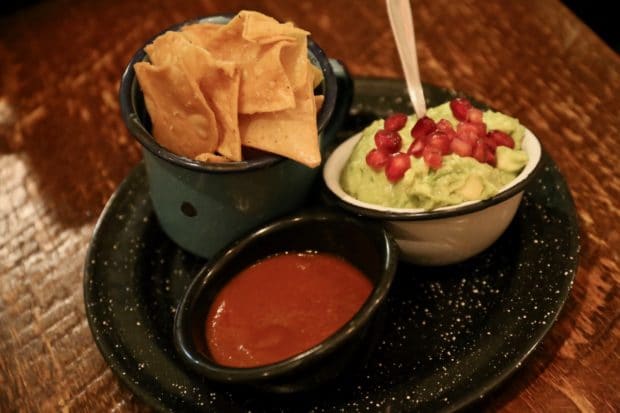Campechano Toronto: guacamole with salsa and nachos