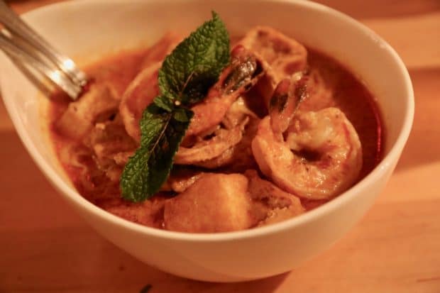 Laksa is our favourite dish to order at Malaysian restaurants in Toronto. A savoury soup served with prawn, chicken and tofu. 