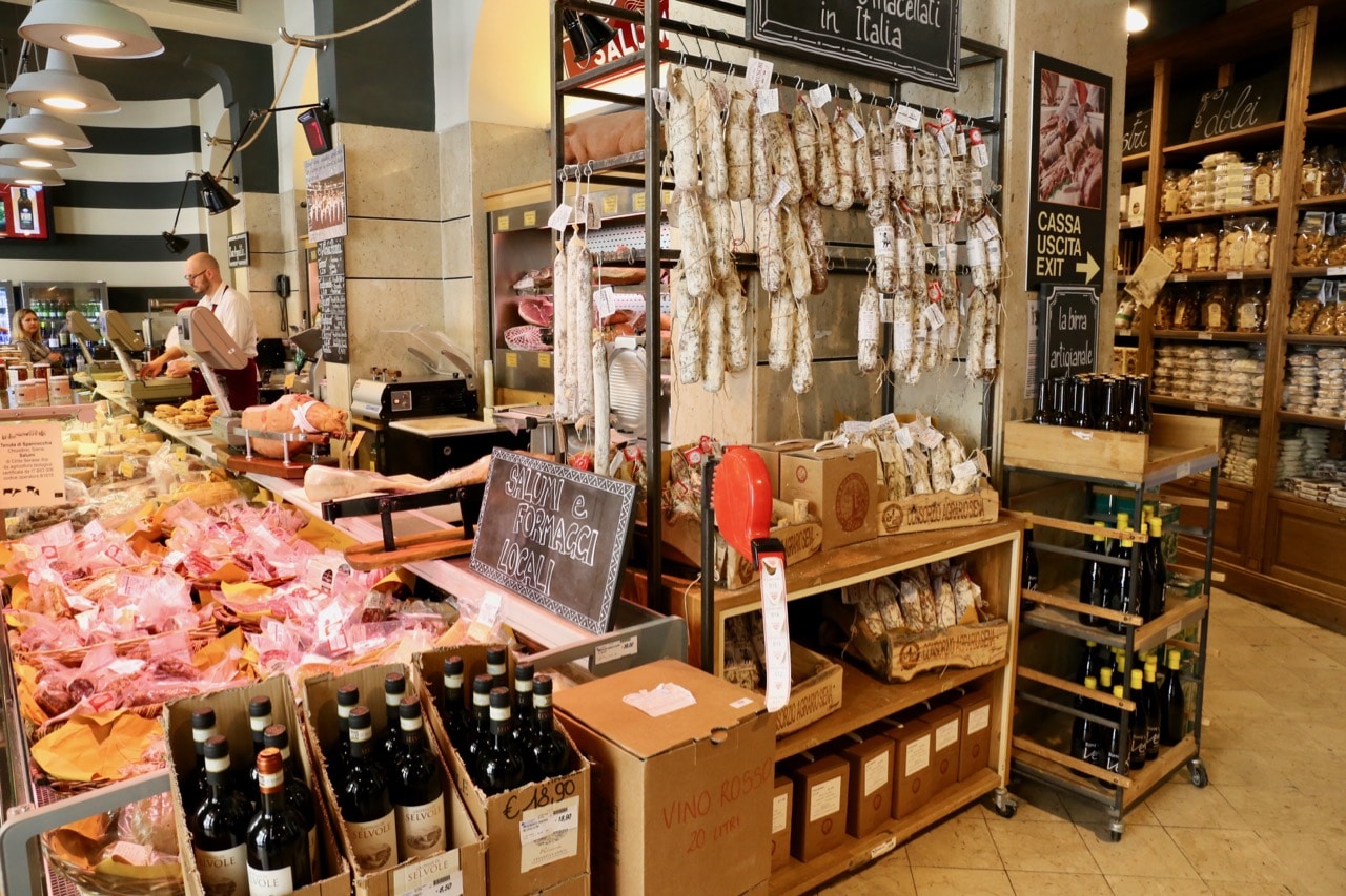 Consorzio Agrario di Siena sells high quality local Tuscan food products. 