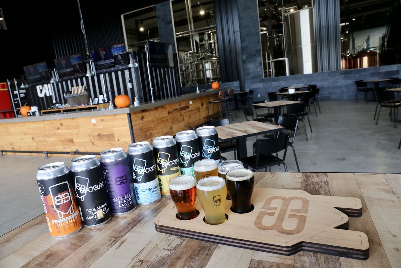 Blackburn Brewhouse near Niagara Falls offers a spacious beer bar and patio.