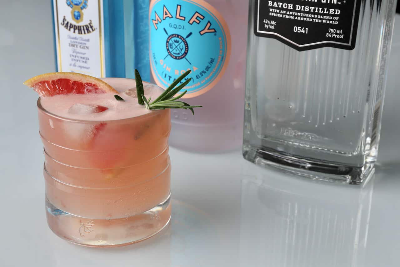 The addition of soda before serving gives this grapefruit gin cocktail a foamy appearance. 