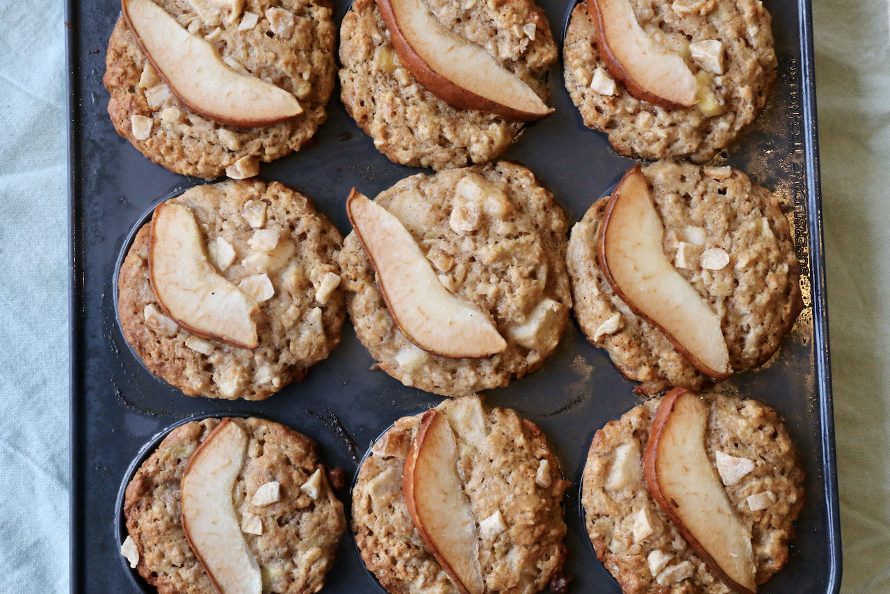 Let Pear and Banana Muffins rest for 10 minutes once out of the oven.