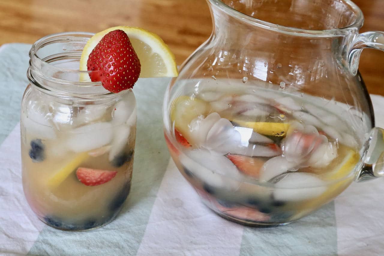 Now you're an expert on how to make the best Summer Whiskey Sour Cocktail!