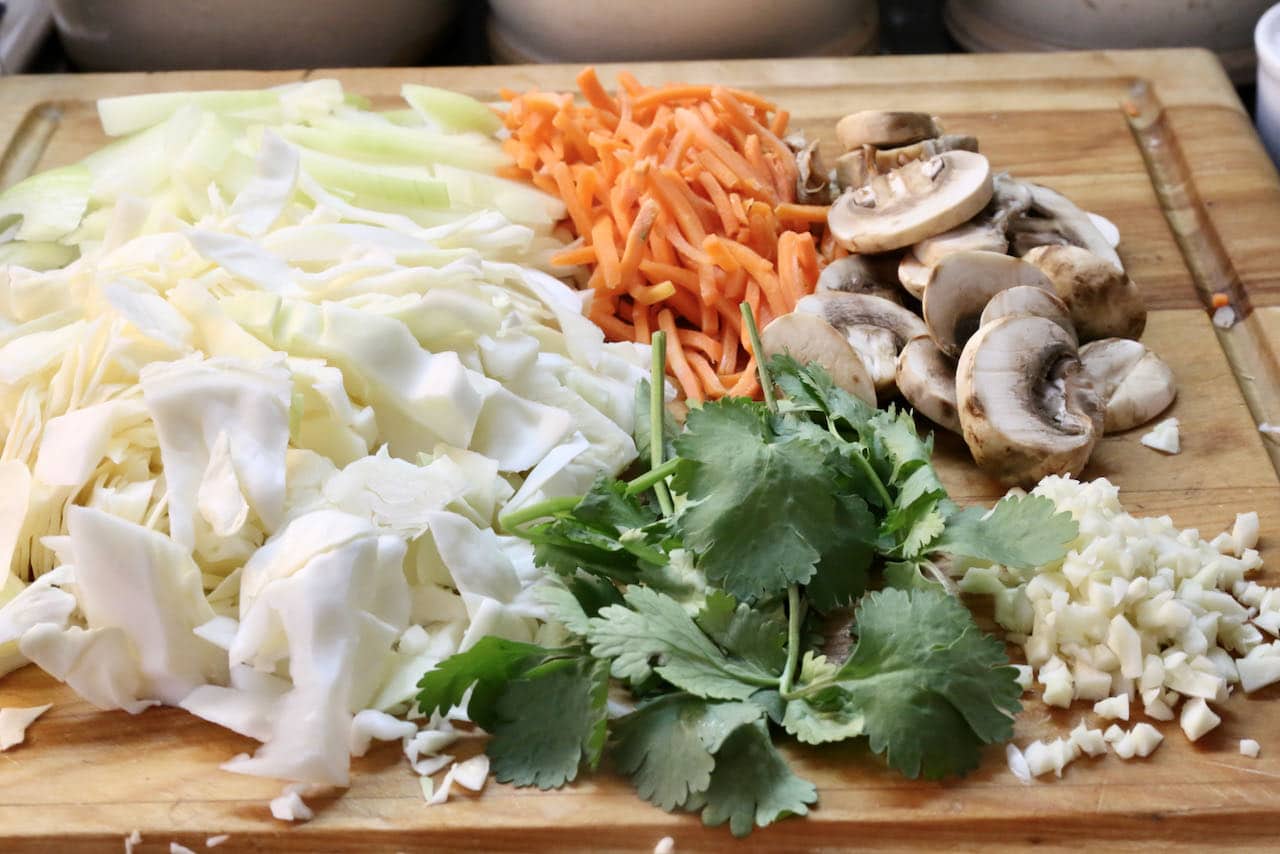Prepare Pad Woon Sen recipe ingredients before heating up your wok to stir fry.