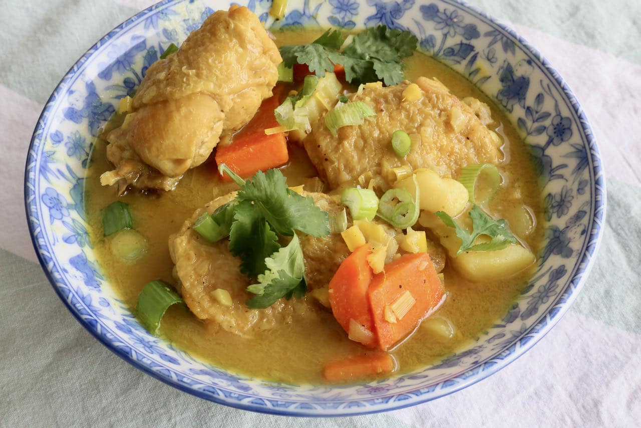 Now you're an expert on how to make the best Vietnamese Curry Ca Ri Ga recipe!