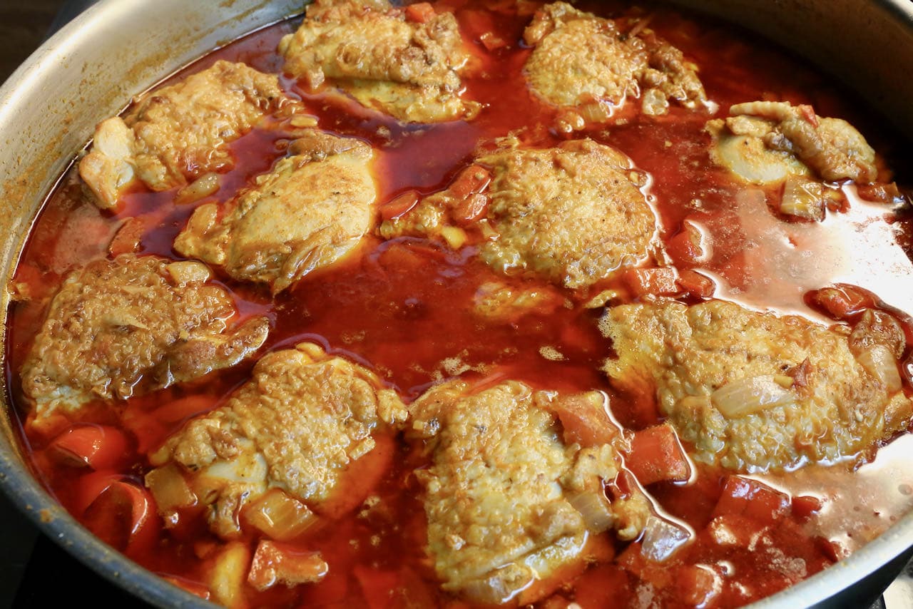 Simmer chicken thighs in flavourful Paprikas Csirke sauce.
