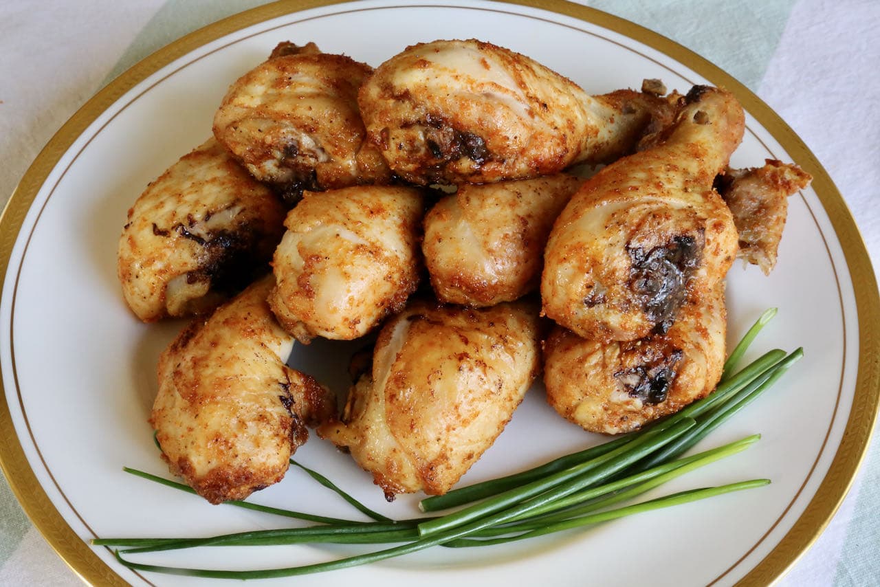 Seasoned Chicken Drumsticks are the best munchies food for owners of an air fryer.  
