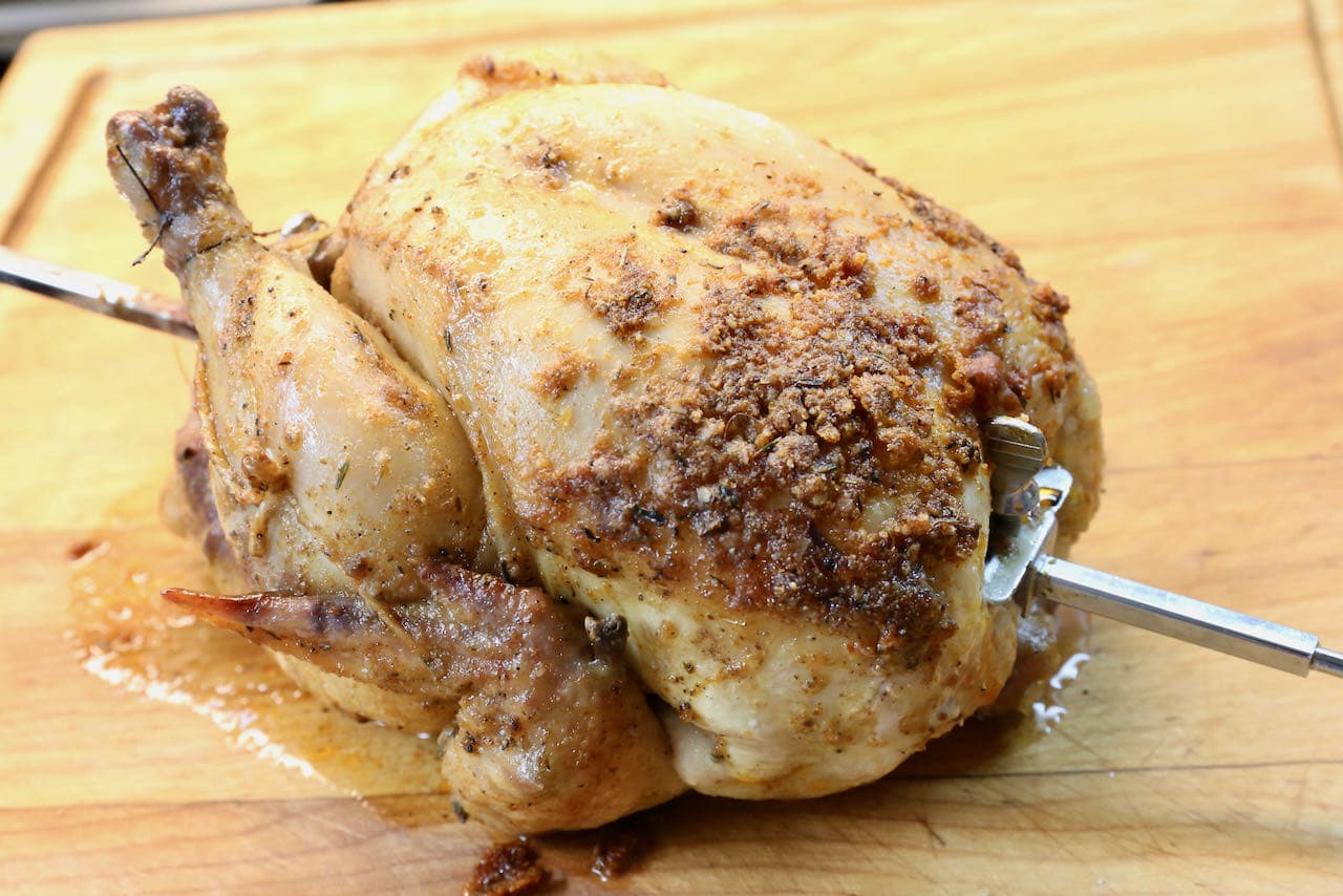 Let your Rotisserie Chicken cooked in the Air Fryer rest for 10 minutes before slicing.