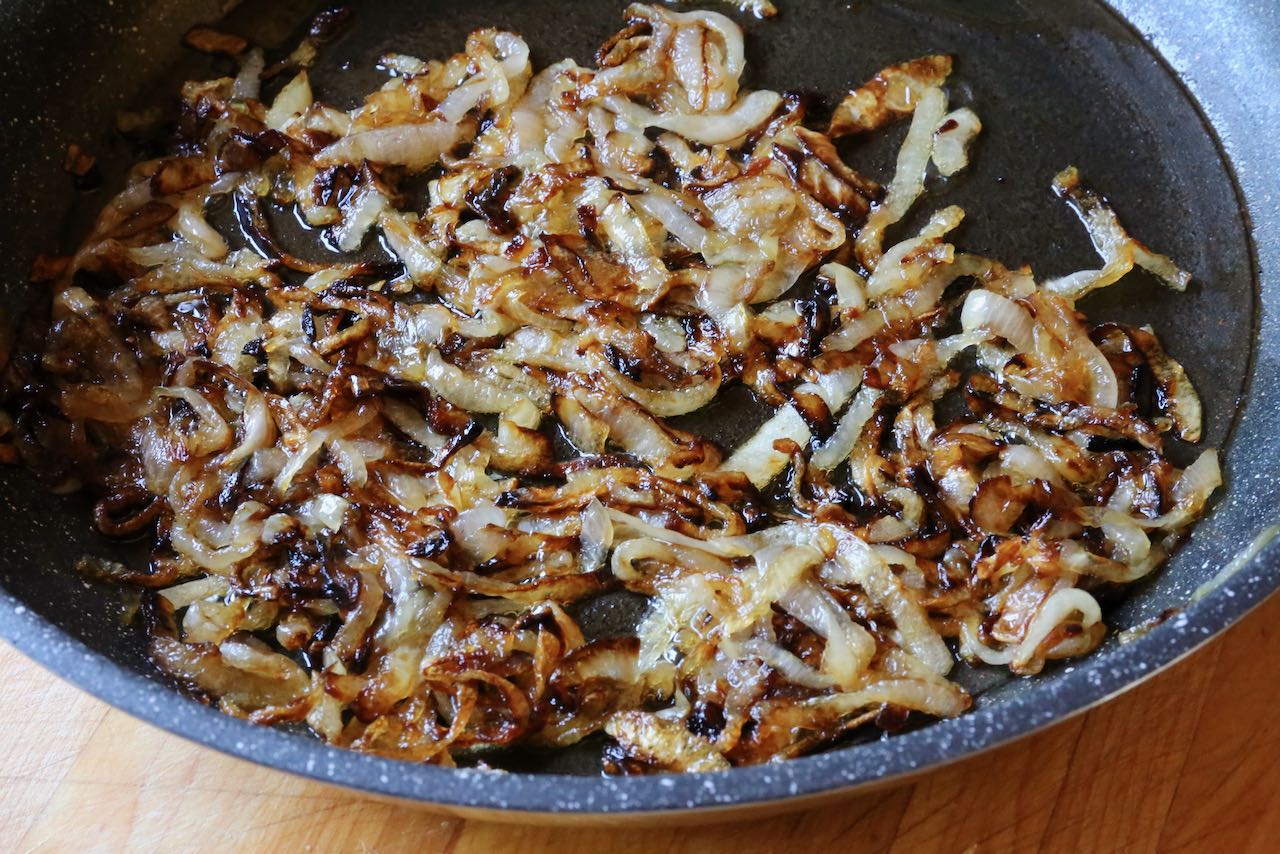 Mdardara is a unique Lebanese rice dish that features sweet caramelized onions. 