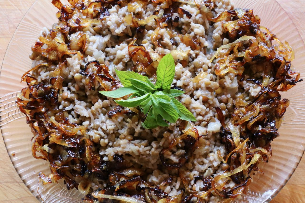 Serve this easy Mdardara recipe garnished with caramelized onions and fresh mint.
