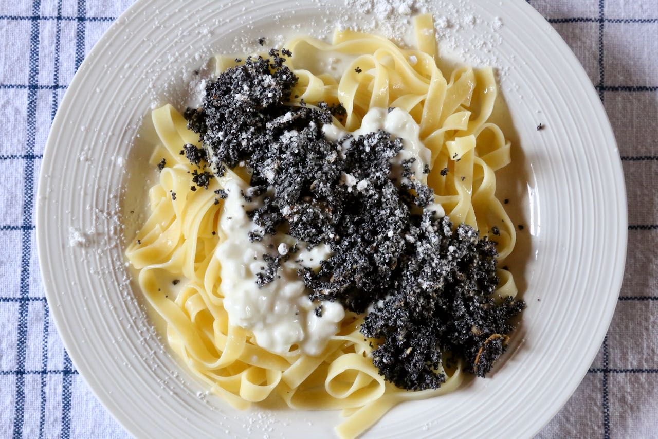 Nudle S Makem is a Poppy Seed Pasta recipe from the Czech Republic.