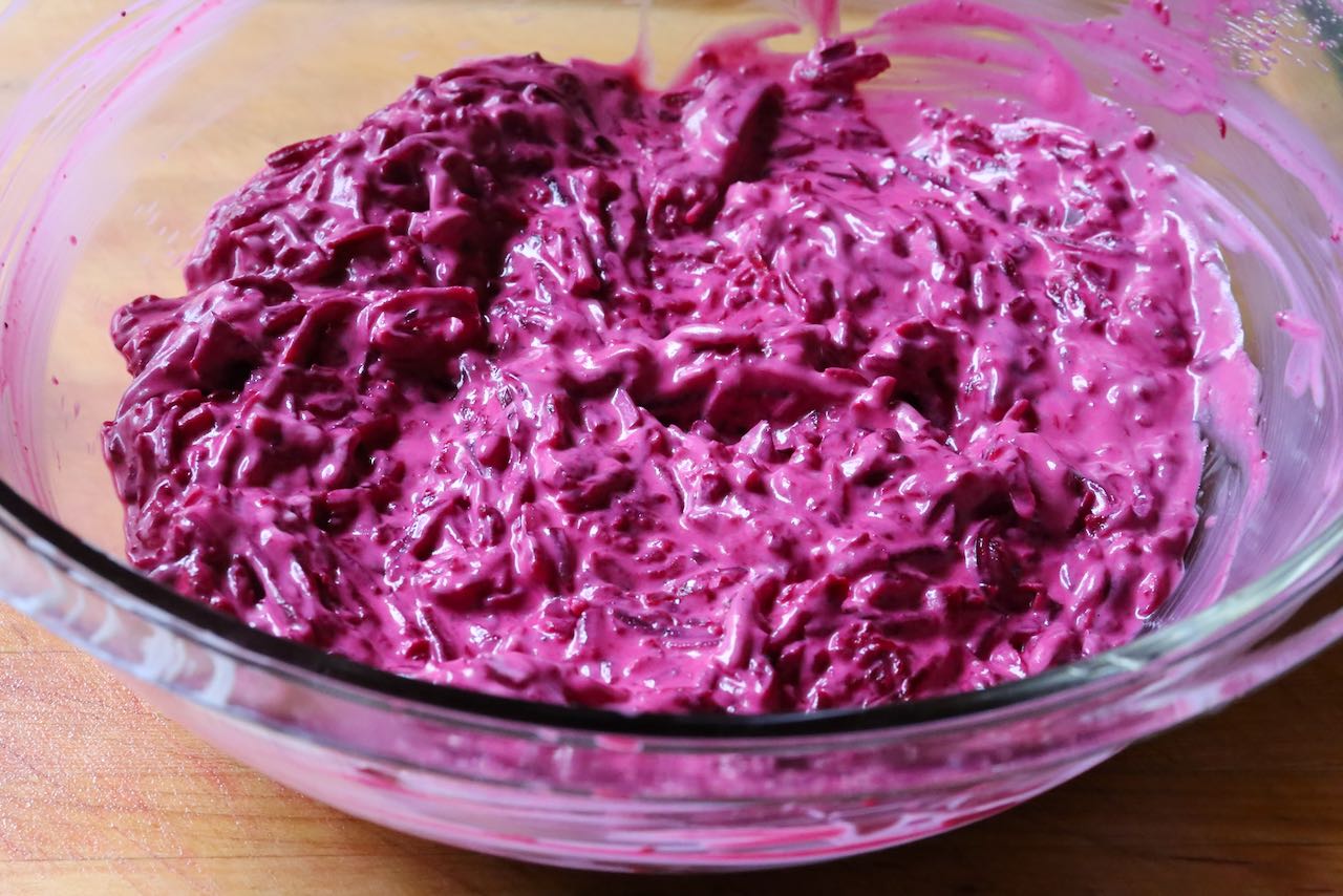 Pancar Salatasi has a beautiful bright purple colour. The perfect side dish or salad for a Turkish feast.
