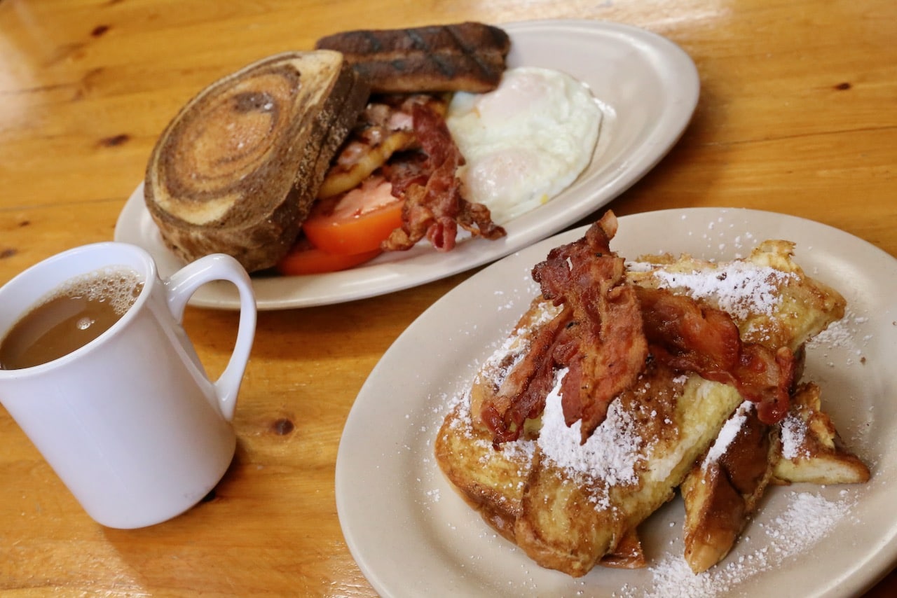 St Thomas Ontario Restaurants for Seniors: Country Charm Cafe offers small and large portions for breakfast. 