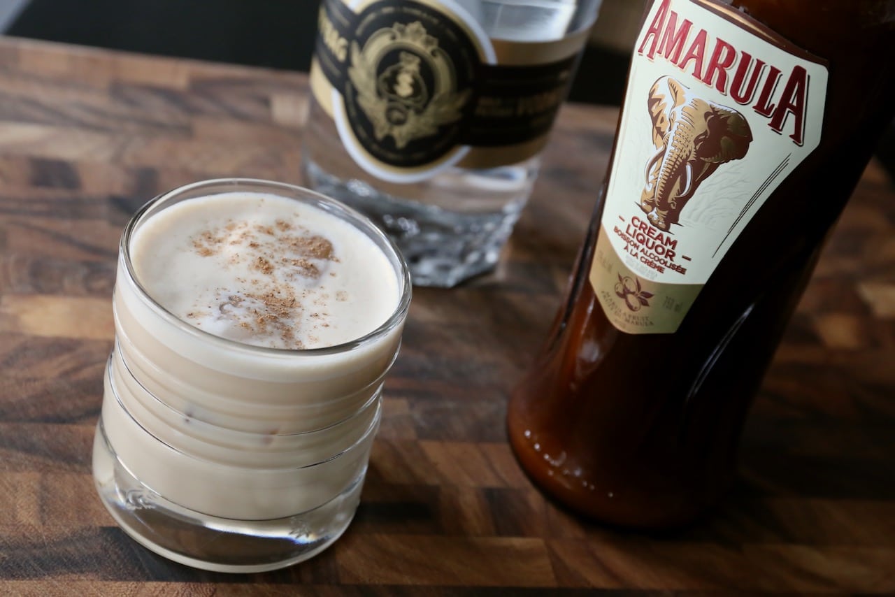 You can serve our Amarula Cocktail as a cold or hot White Russian with or without ice.