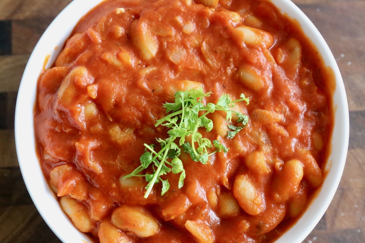 Fagioli all'Uccelletto is a healthy vegetarian recipes from Tuscany.