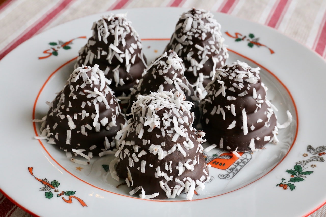 Festive Flodeboller Marshmallow Cookies are covered in chocolate.