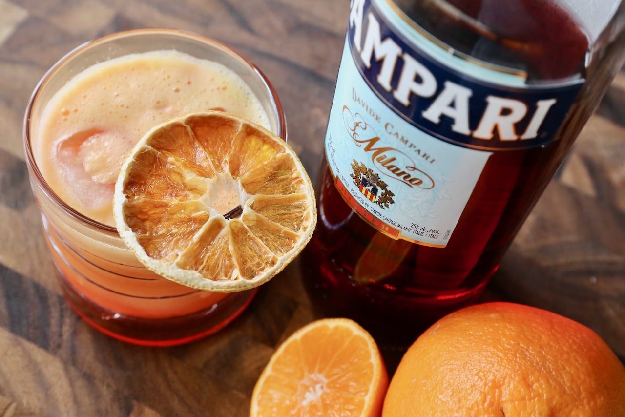 A Garibaldi drink can be made with navel oranges, clementines or mandarins. 