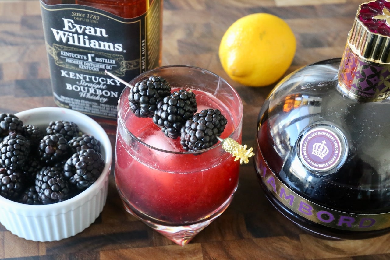 Now you're an expert on how to make an easy Bourbon Blackberry Bramble Cocktail recipe!