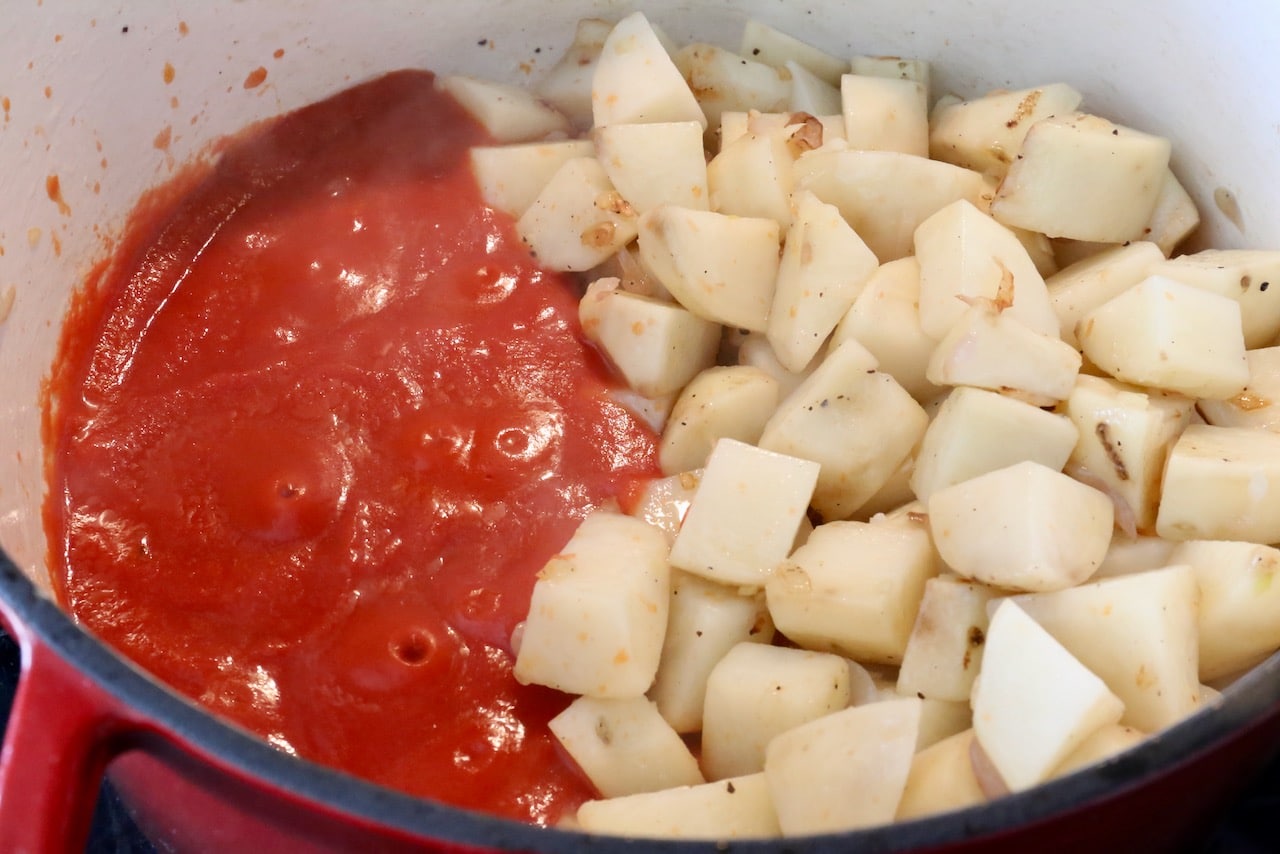 This simple Tuscan Potatoes recipe features chunks of Yukon Gold spuds and passata tomato sauce.