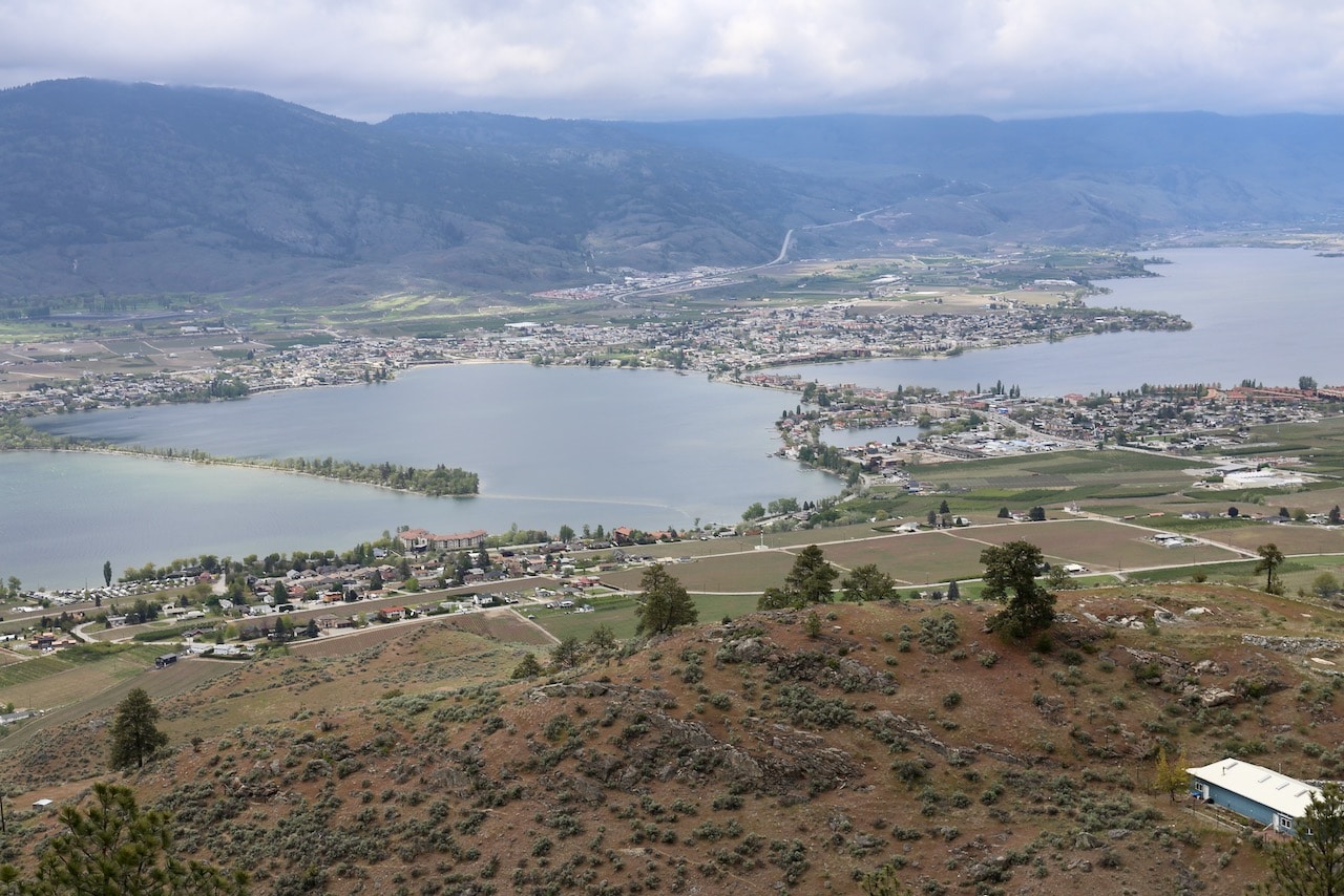 Enjoy views of Osoyoos from the Anarchist Mountain Lookout. 