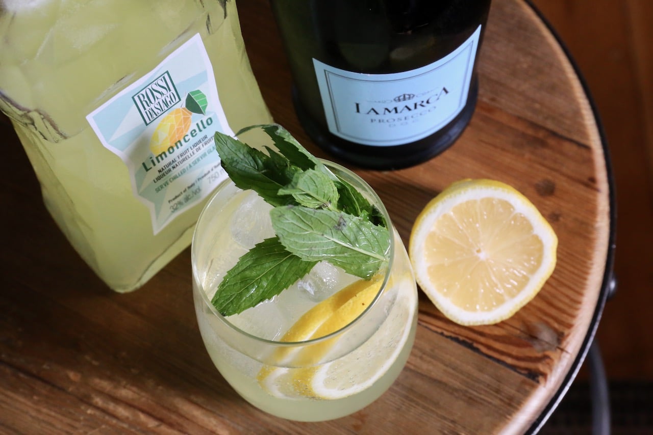 This Italian spritz cocktail features Limoncello liqueur and sparkling Prosecco wine. 