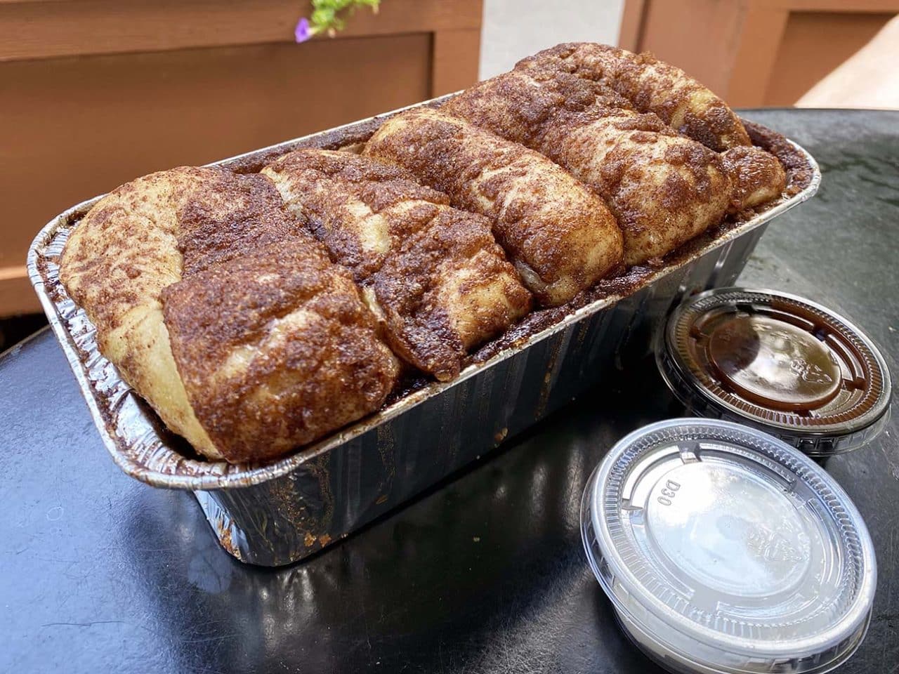 Best Things to do at Dollywood: Dolly's famous cinnamon bread is a MUST-HAVE when visiting Dollywood.