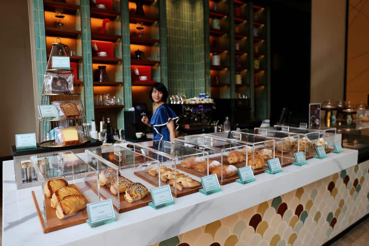 The Lantern is the hotel's lobby lounge cafe serving espresso, tea and flaky French pastries. 