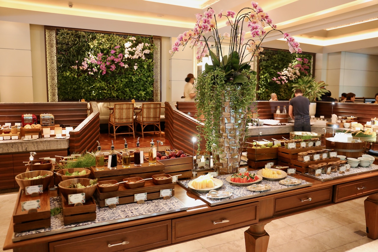 Peninsula Bangkok puts on a sumptuous breakfast buffet at River Cafe & Terrace. 