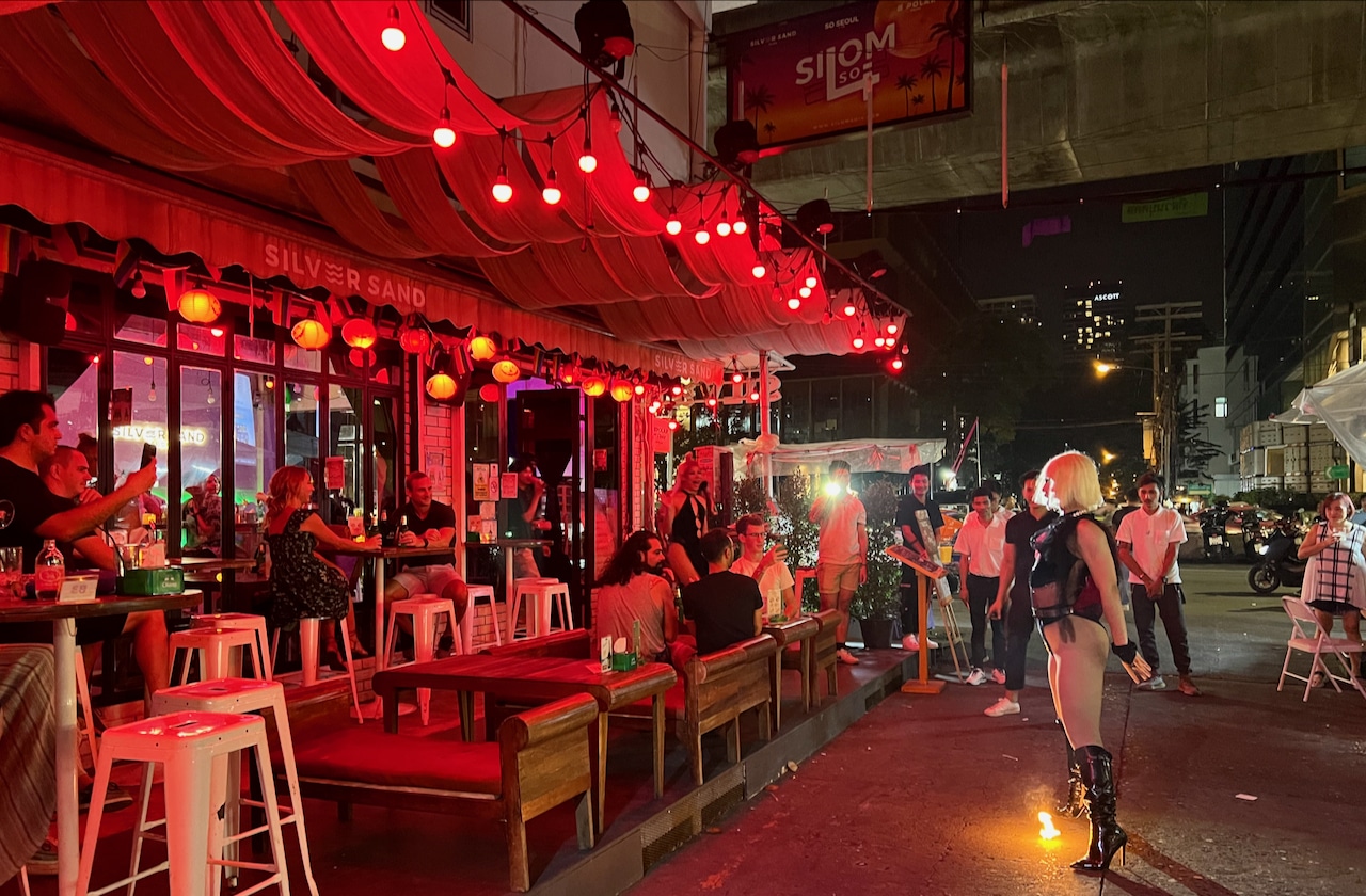 Bipolar Silom is famous for putting on a Bangkok Drag Show in the street, which can be enjoyed from the outdoor patio.